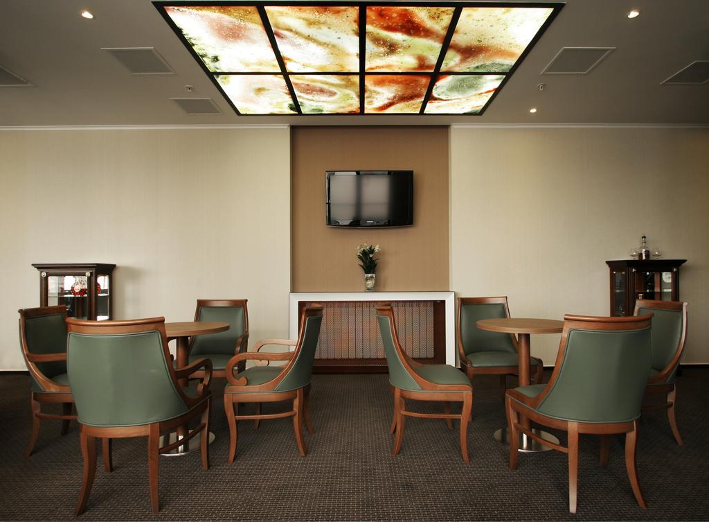 Premier Palace Spa Hotel Bukarest Exterior foto A 3D rendering of a room with a translucent ceiling