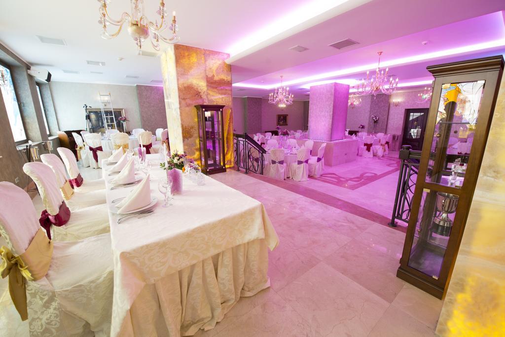 Premier Palace Spa Hotel Bukarest Exterior foto A wedding reception