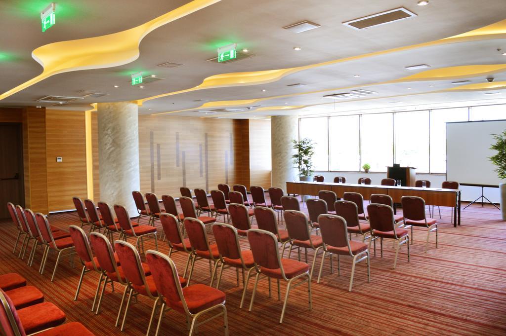 Premier Palace Spa Hotel Bukarest Exterior foto A conference room