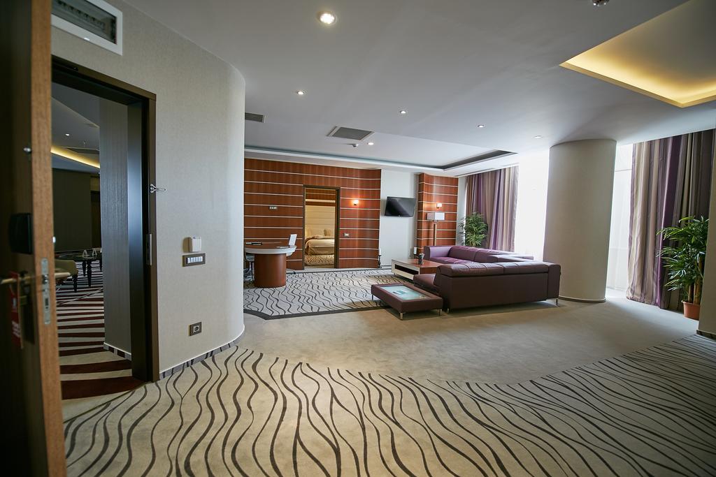 Premier Palace Spa Hotel Bukarest Exterior foto The interior of a suite at the Radisson Blu Hotel, Bucharest